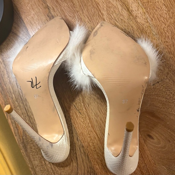 Elegant Off White High Heel Mules - Picture 3 of 4